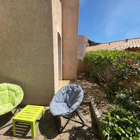 Vue Mer Panoramique De La Piscine Au Coeur De La Pinede Les Issambres Golf De Saint Tropez Apartment *